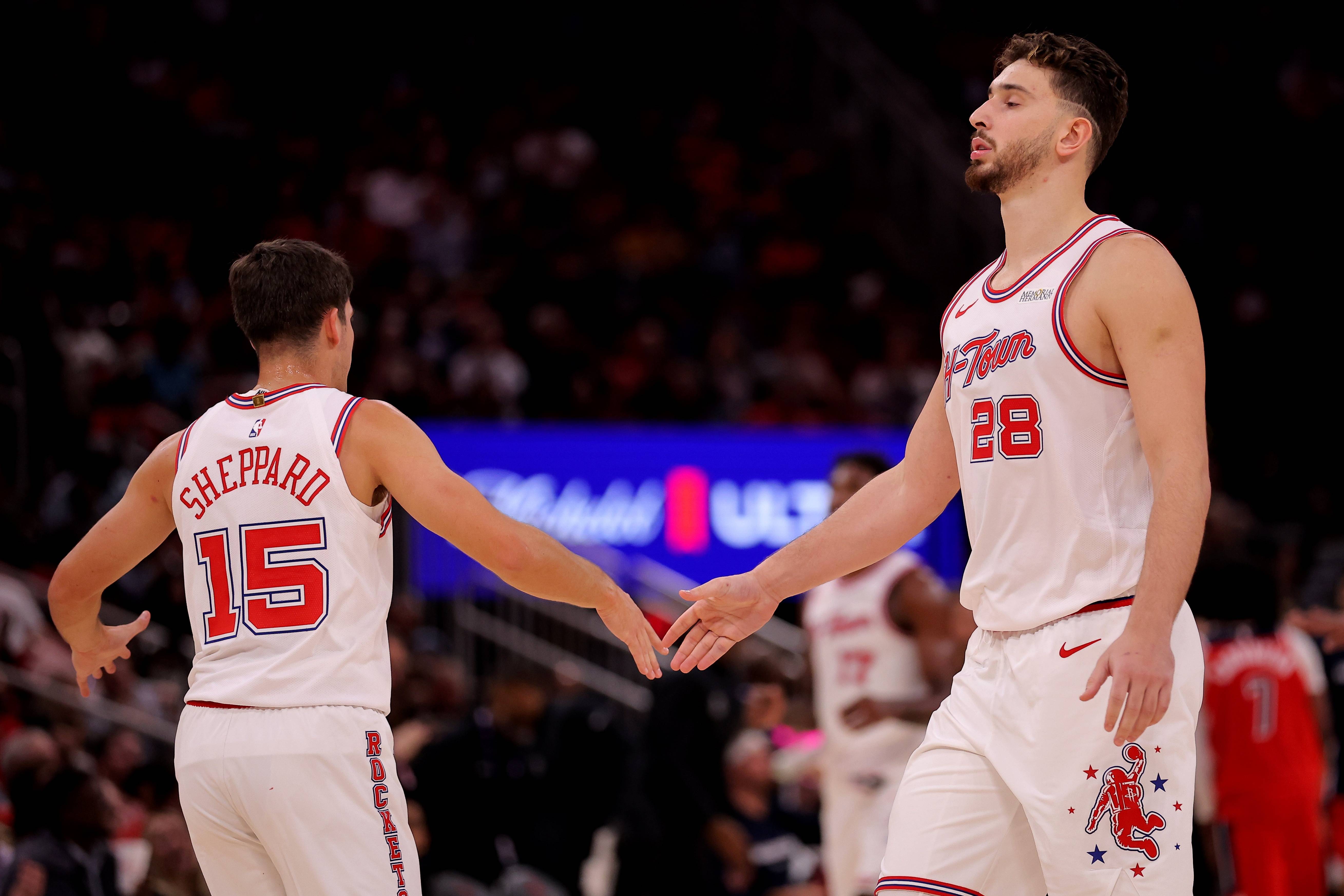 九游J9(中国)-里程碑夜休斯敦火箭队长鼓劲,NBA季后赛冲刺阶段刷纪录,震撼外界,身体对抗强度拉满的简单介绍